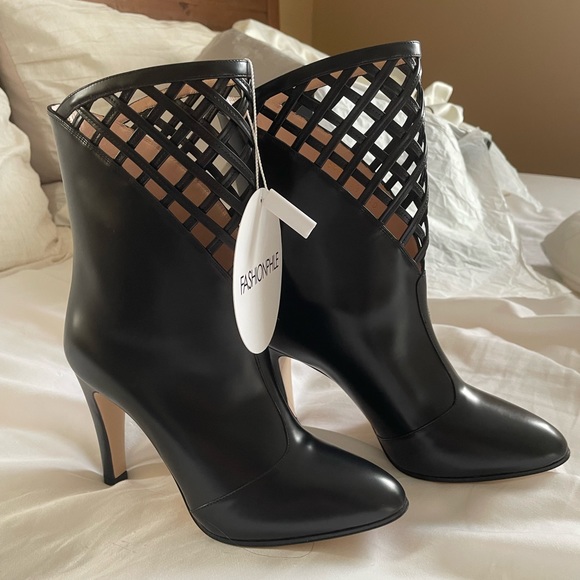 ❌SOLD❌ Authentic Gucci Ankle Boots - Picture 7 of 9